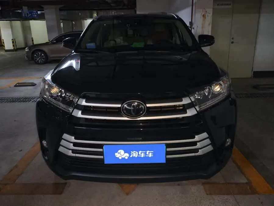 2018 هايلاندر 2.0T دفع رباعي فئة الفخامة 7 مقاعد المواصفة الوطنية VI