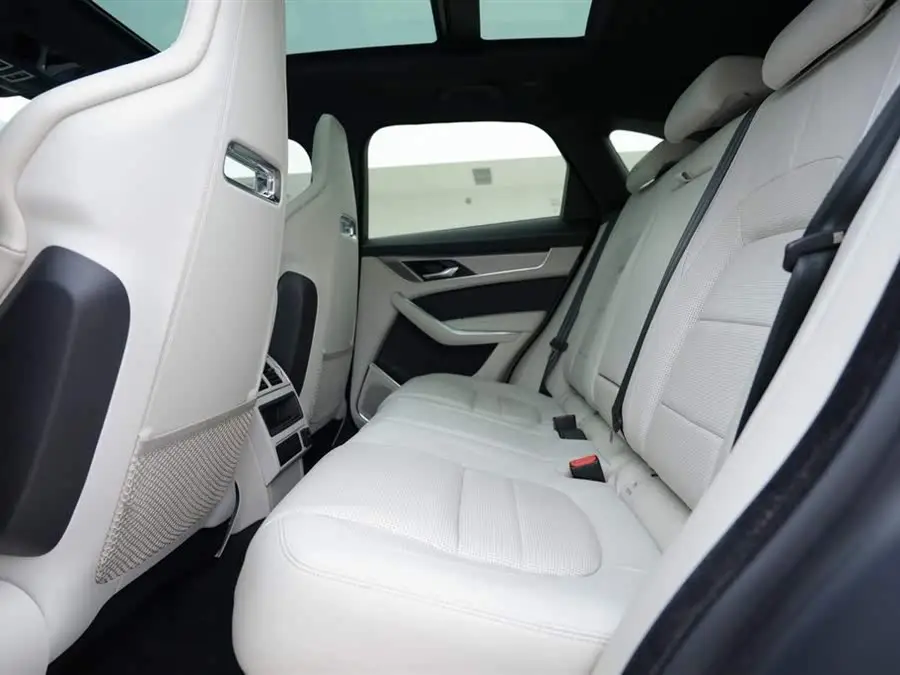 Jaguar F-PACE 2024 P250 R-Dynamic SE