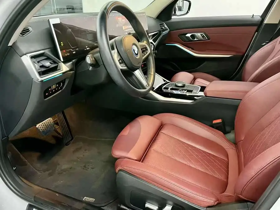 بي إم دبليو i3 2022 eDrive 35 L