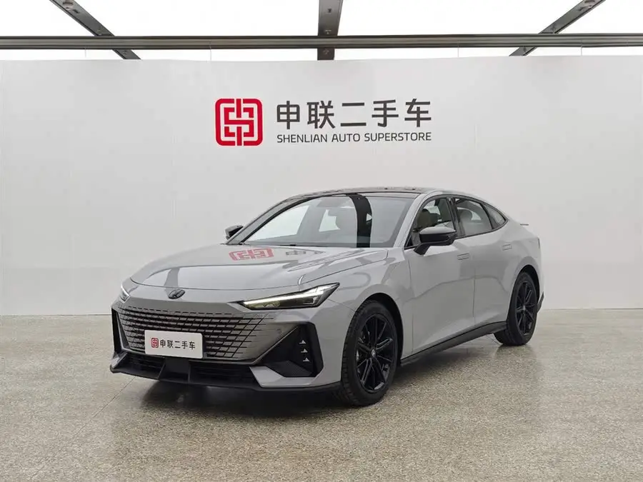 شانغهاي UNI-V 2023 1.5T بريميوم