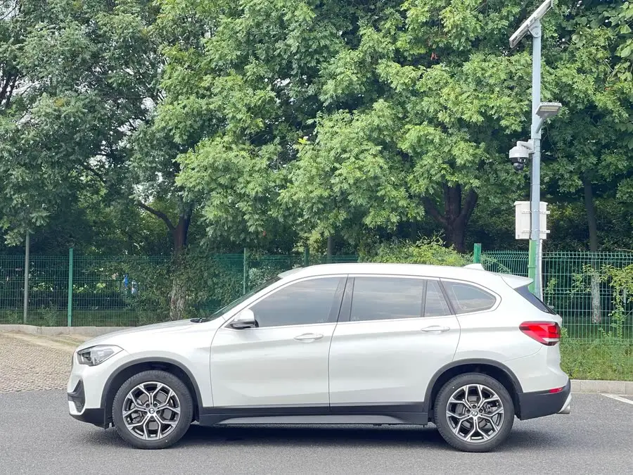 BMW X1 2022 sDrive25Li Leading Edition