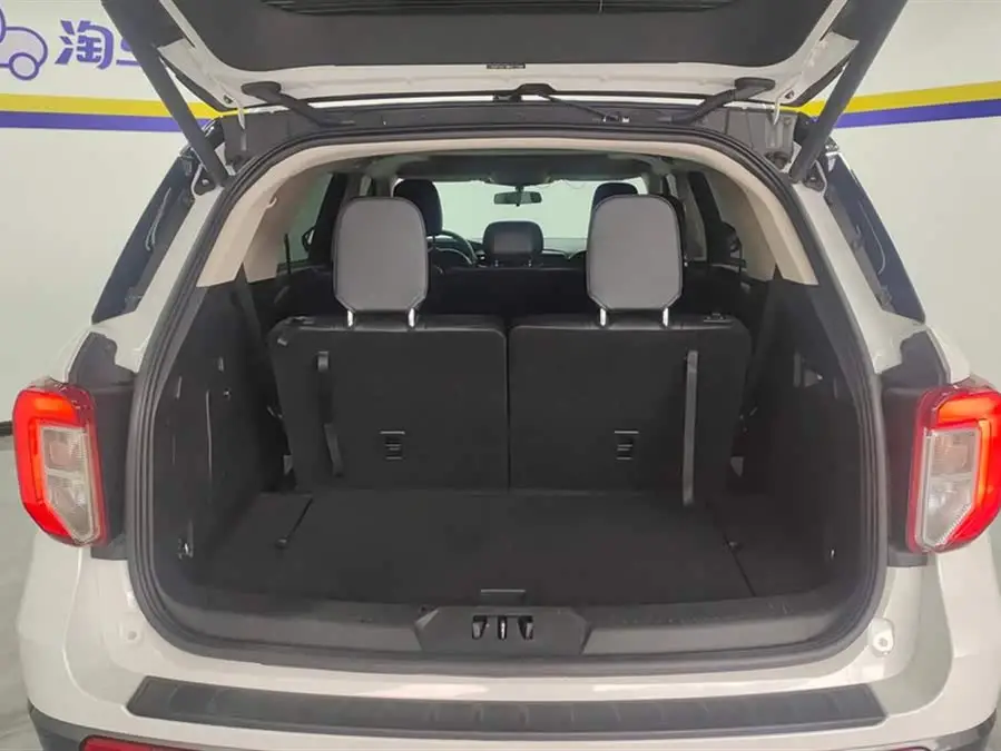 2020 إكسبلورر EcoBoost 285 طراز الدفع الرباعي Trend 7 مقاعد