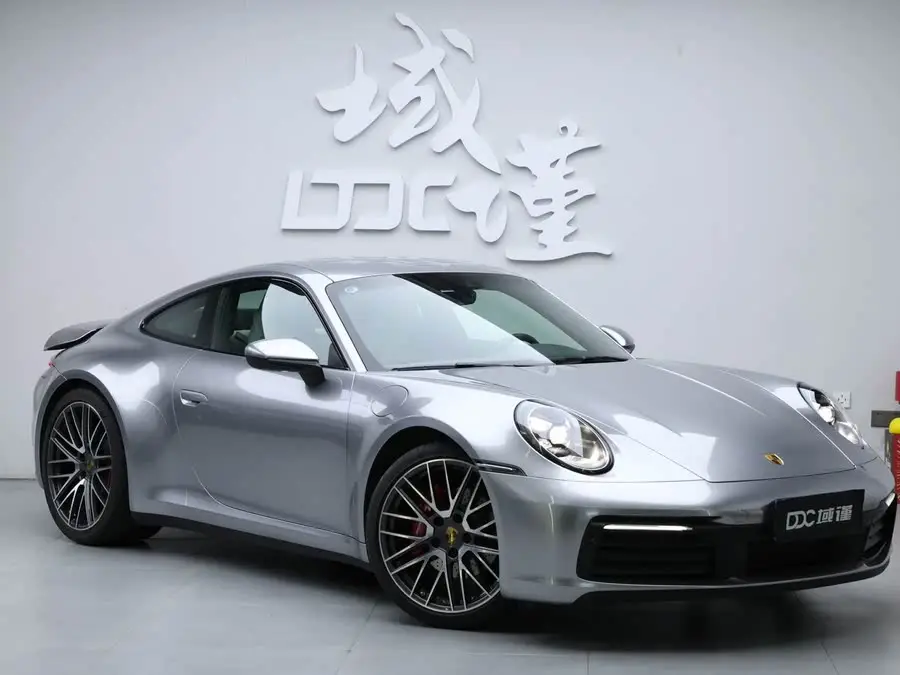 بورش 911 2023 كاريرا 3.0T
