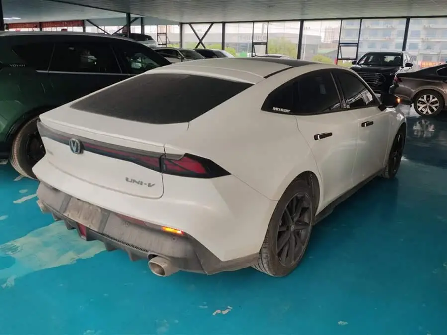 Changan UNI-V 2022 1.5T Premium