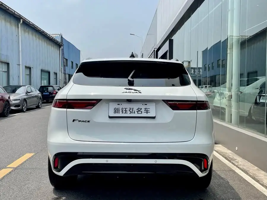 Jaguar F-PACE 2023 P250 R-Dynamic BLACK