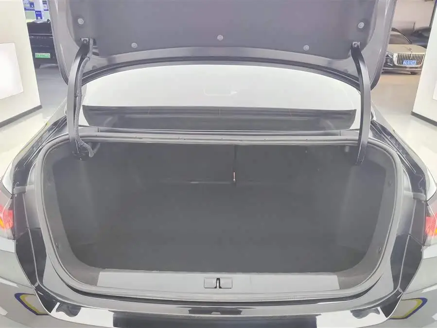 Peugeot 408 2022 1.6T Pursuit Edition