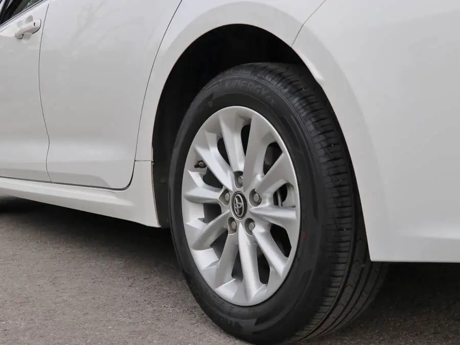 2021 تويوتا كورولا هايبرد 1.8 لتر E-CVT النسخة النخبة