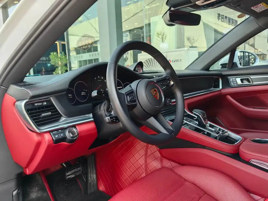 2023 Panamera Executive Platinum Edition 2.9T