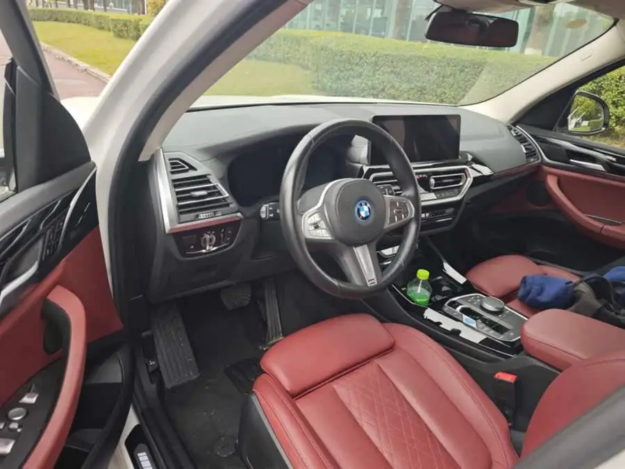 BMW iX3 2023 Leading Edition