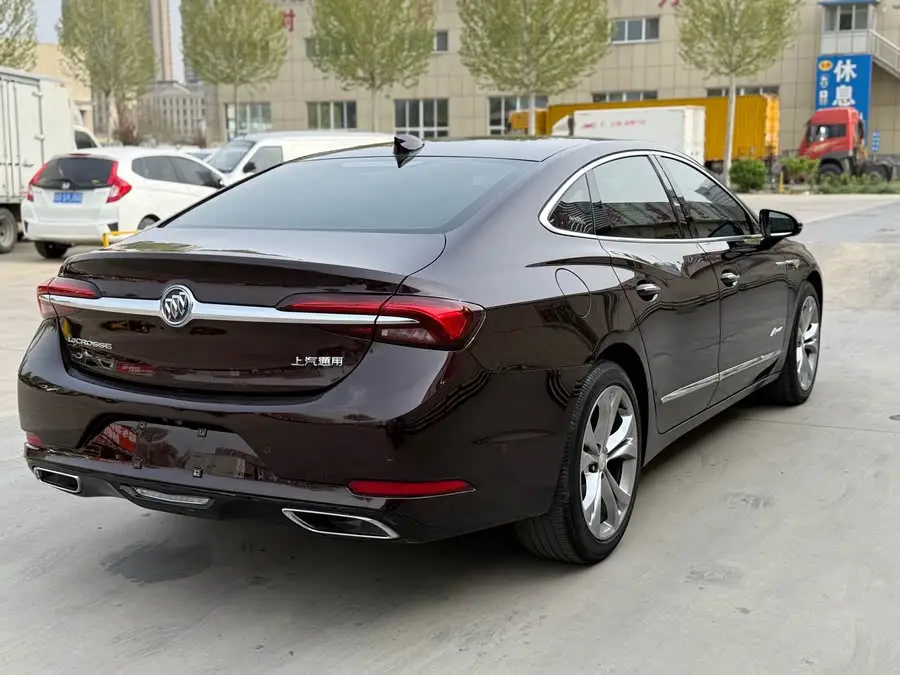 بيك 2022 أفينير