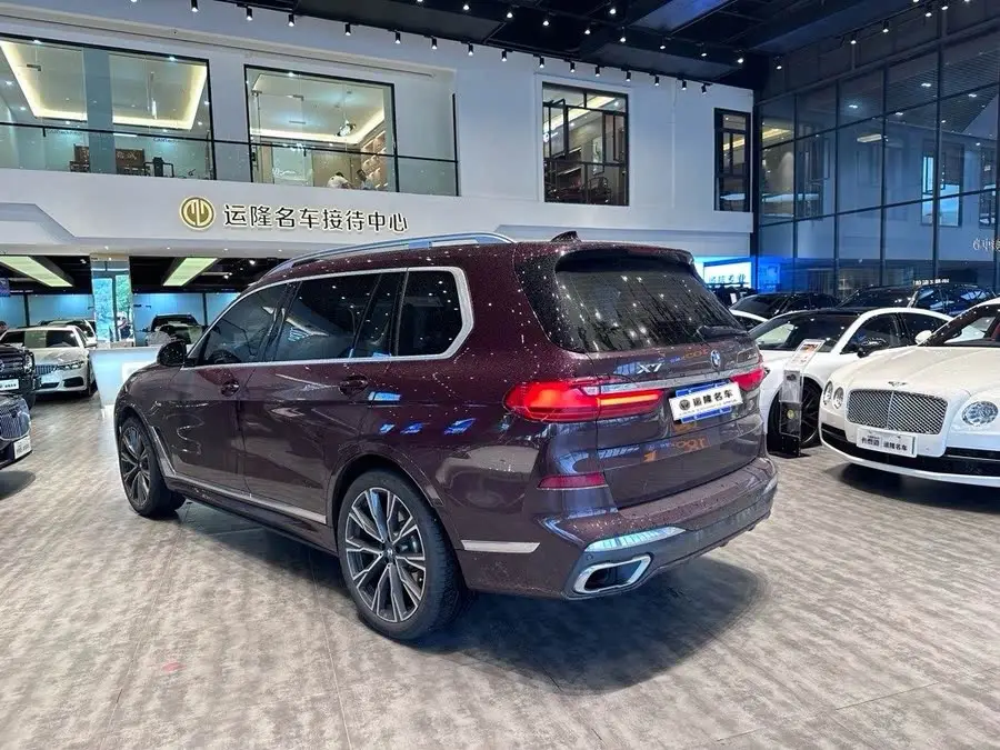 بي إم دبليو X7 2022 xDrive40i الطراز التنفيذي حزمة M الرياضية