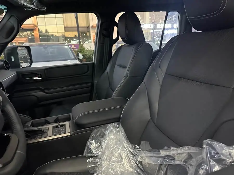 برادو 2024 2.4T نسخة جميع التضاريس TX سعة 6 مقاعد