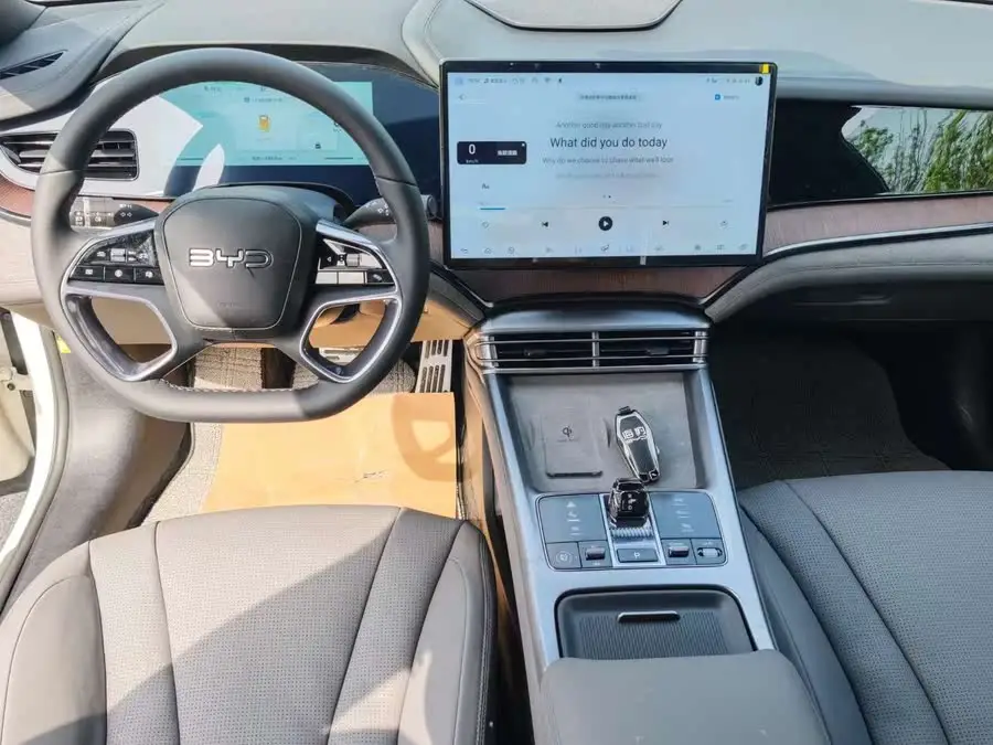 سيلاين 2024 إصدار الشرف DM-i 1.5L 121 كم الطراز الفاخر