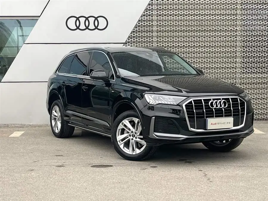 Audi Q7 2023 45 TFSI quattro S line Sport