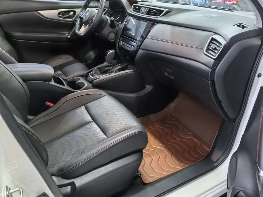 2022 نيسان إكس تريل 2.0 لتر CVT XV بريميوم