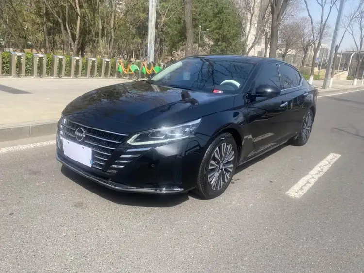 Altima 2022 2.0L XL-Upr Premium Edition