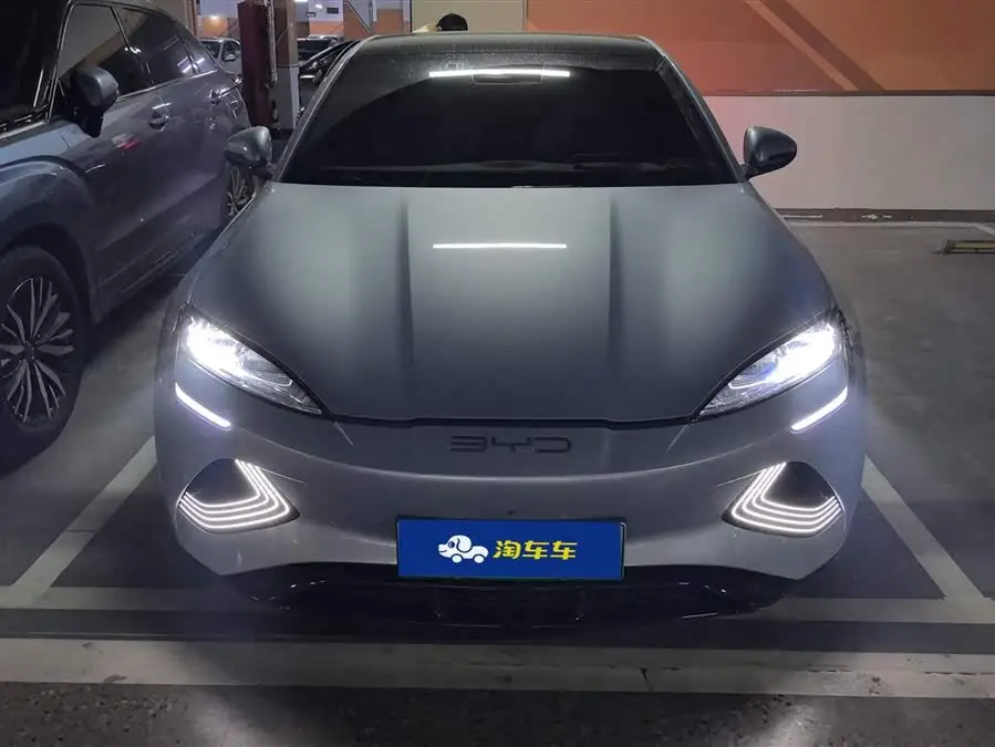 فقمة 2022 طراز 700 كم النسخة ذات الدفع الخلفي طويل المدى