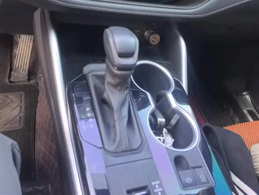 هايلاندر 2022 هايبرد 2.5L دفع رباعي إلكترا 7 مقاعد