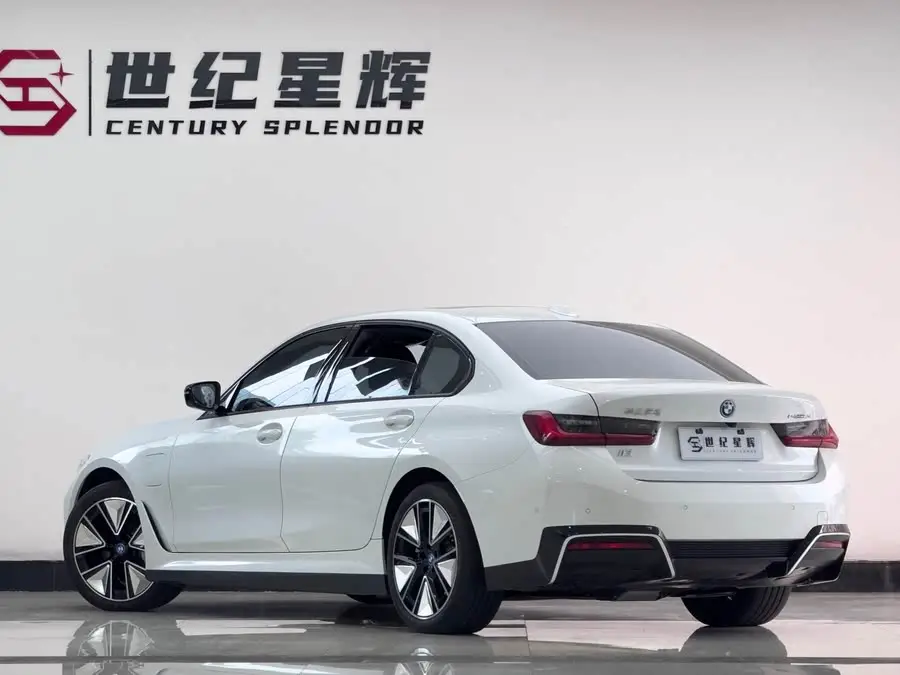 BMW i3 2023 eDrive 40 L Midnight Sport Package