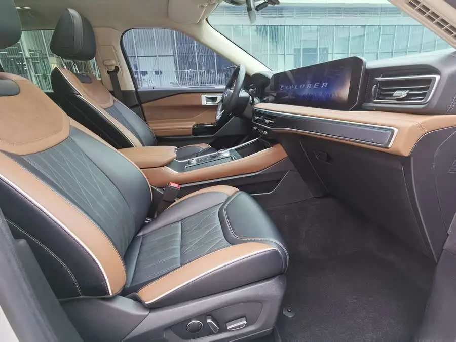 مستكشف 2023 إيكوبوست 285 دفع رباعي تيتانيوم 6 مقاعد