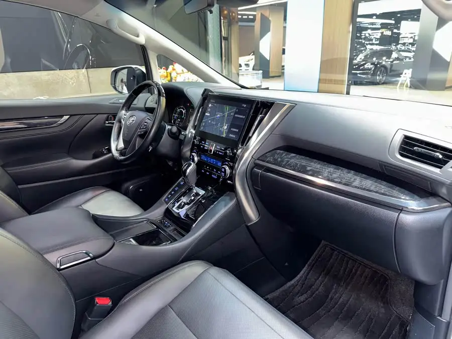 تويوتا فيلفاير 2020 موديل بمحرك مزدوج 2.5 لتر HV فئة فاخرة