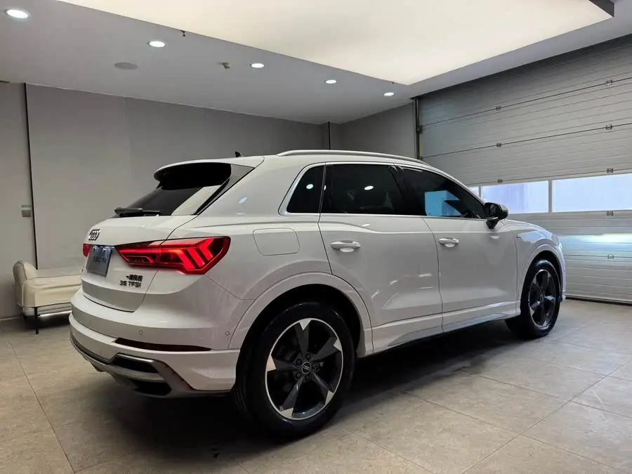 Audi Q3 2023 35 TFSI Fashion Dynamic Edition (1.4T)