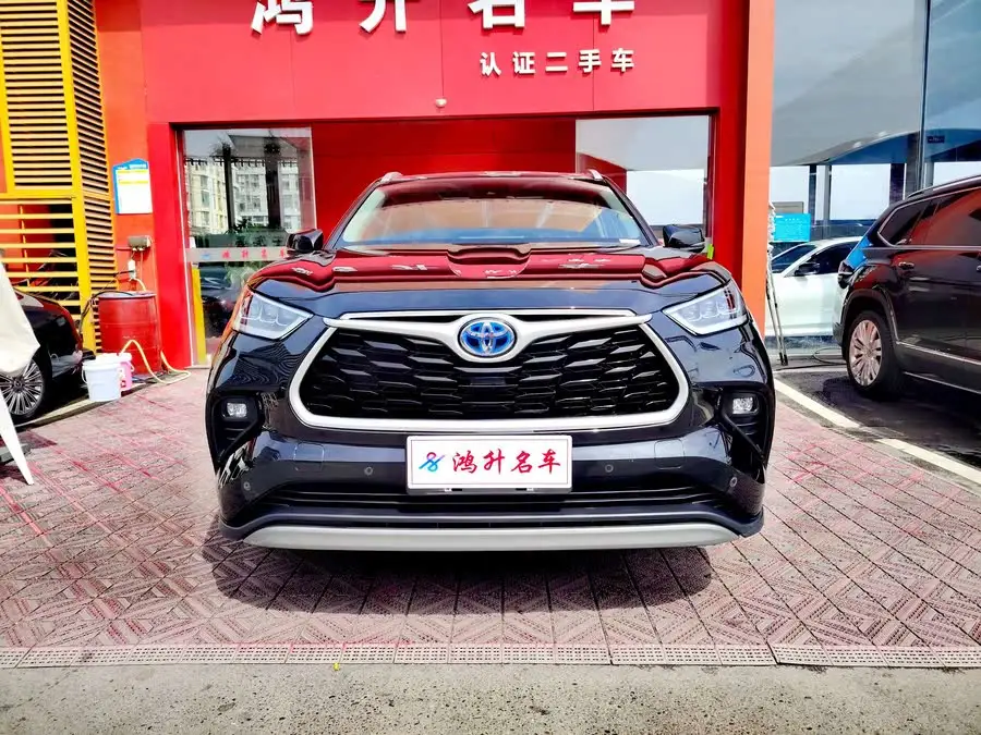 هايلاندر 2022 هايبرد 2.5 لتر دفع رباعي فئة متميزة 7 مقاعد