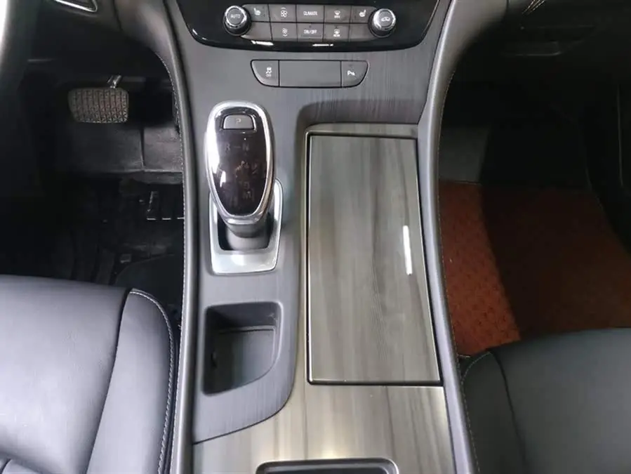 بويك لاكروس 2022 552T فاخرة