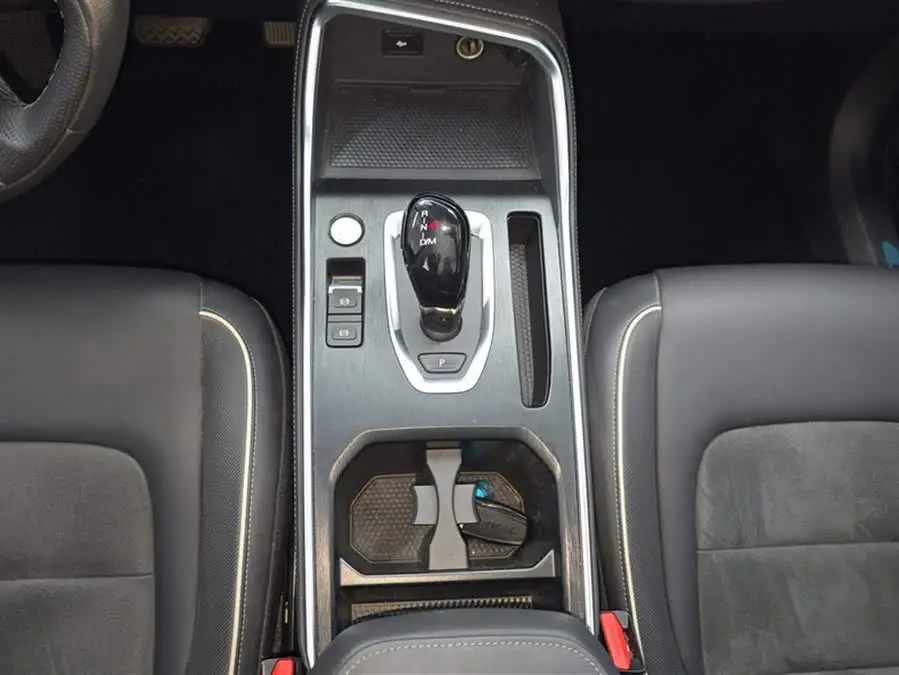 هافال H6 2021 نسخة الاتجاه الوطني 1.5T أوتوماتيكية نسخة الأبطال