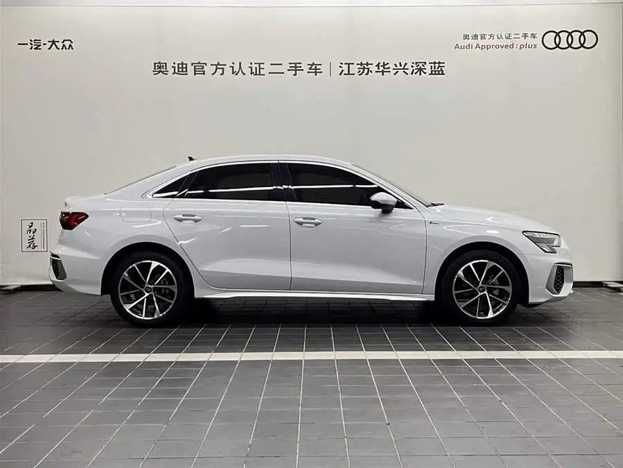 أودي A3 2022 A3L ليموزين 35 TFSI النسخة الرياضية المتقدمة