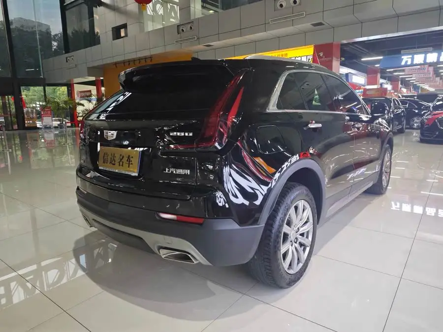 كاديلاك XT4 2021 28T دفع ثنائي رائد