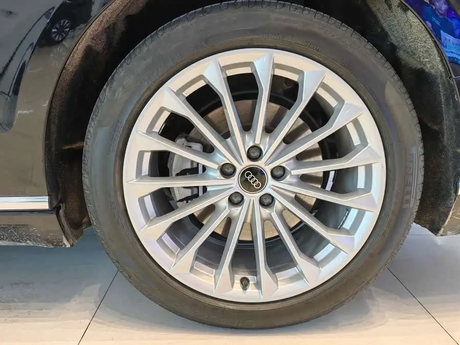 أودي A8 2022 A8L 50 TFSI quattro نسخة الراحة