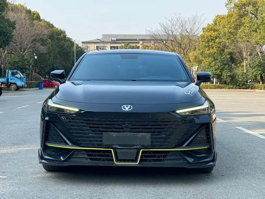 شانجان UNI-V 2022 1.5T الممتازة