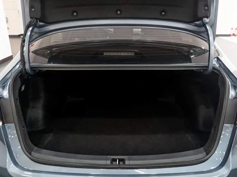 2022 كورولا هايبرد 1.8 لتر E-CVT إصدار الرائد