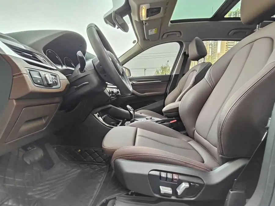 بي إم دبليو X1 2022 فئة تحديث xDrive25Li إصدار فاخر