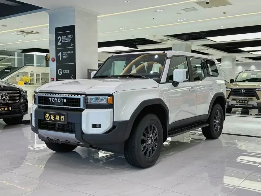 برادو 2024 2.4T نسخة TX الشاملة 5 مقاعد