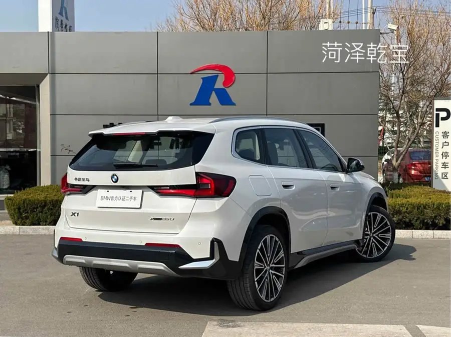 بي إم دبليو X1 2023 xDrive25Li حزمة تصميم X