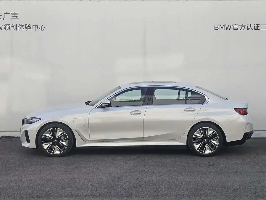 BMW i3 2022 eDrive 35 L