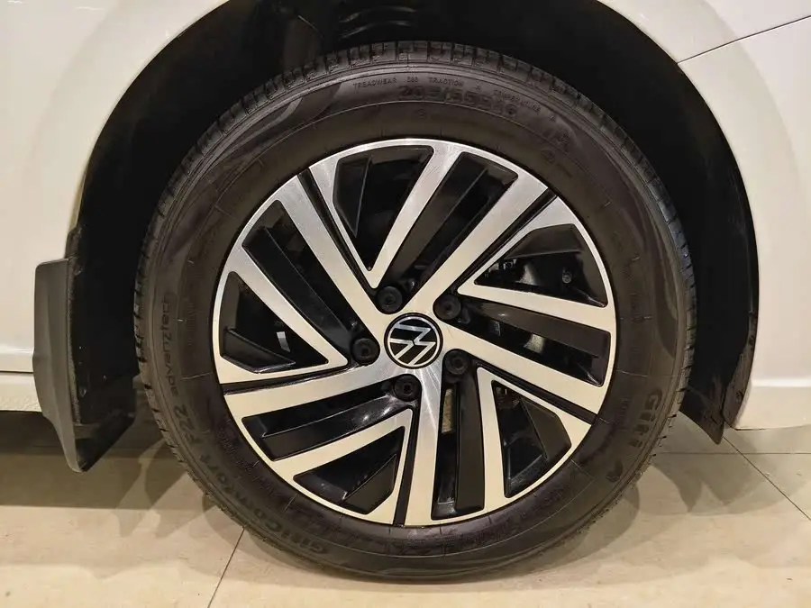 لافيدا 2023 300TSI DSG النسخة الكاملة