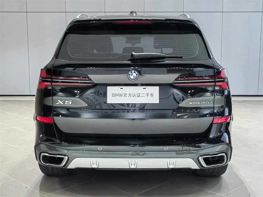 بي إم دبليو X5 2023 xDrive 30Li حزمة M الرياضية