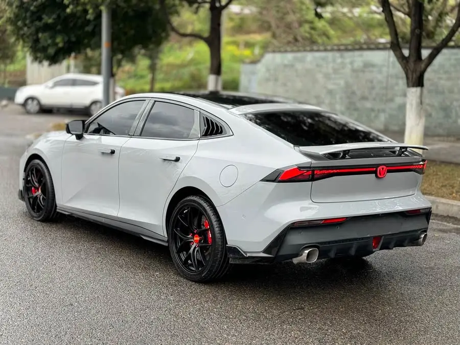 Changan UNI-V 2023 1.5T Smart Navigation Edition