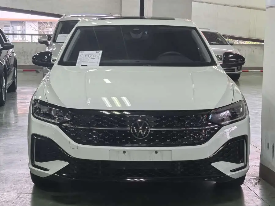 لافيدا 2024 300TSI DSG النسخة الكاملة تحت النجوم