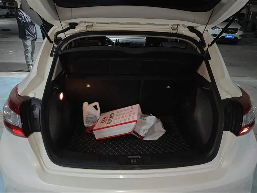 نيسان تييدا 2021 1.6 لتر CVT الذكية