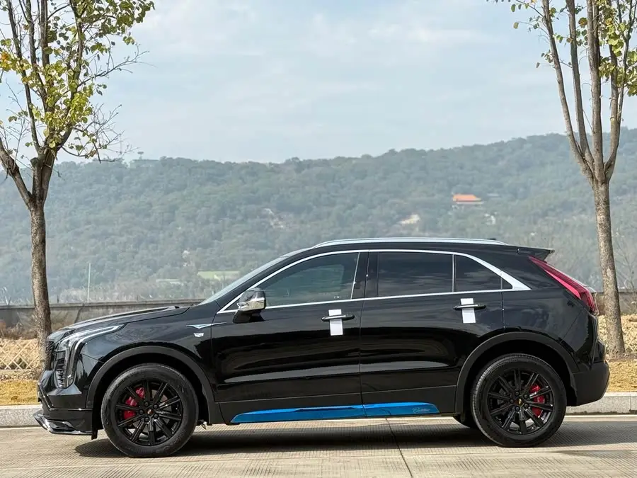 Cadillac XT4 2021 28T FWD Premium