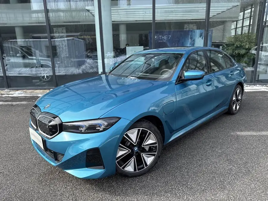 بي إم دبليو i3 2024 eDrive 35 L