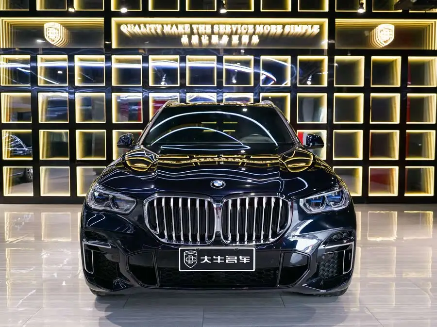 بي إم دبليو X5 2022 الطراز المعدل xDrive 40Li حزمة M الرياضية