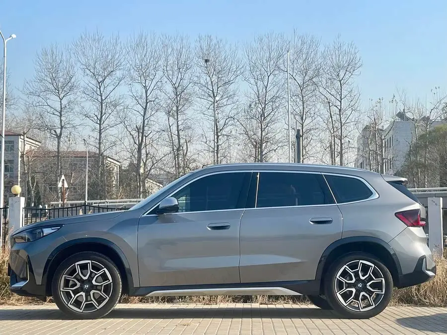 بي إم دبليو X1 2023 sDrive25Li حزمة تصميم X