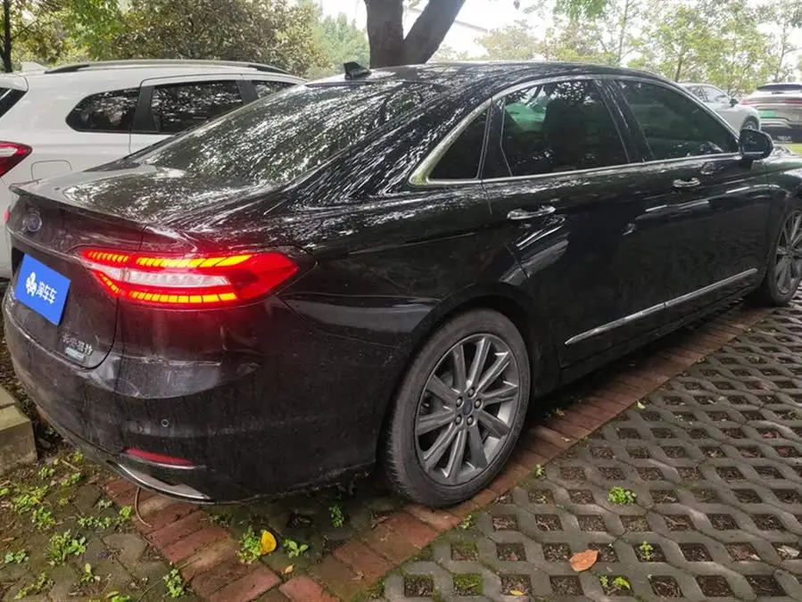 2019 Taurus EcoBoost 245 Premium