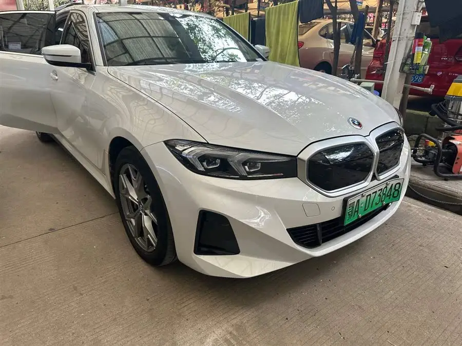 بي إم دبليو i3 2022 eDrive 35 L