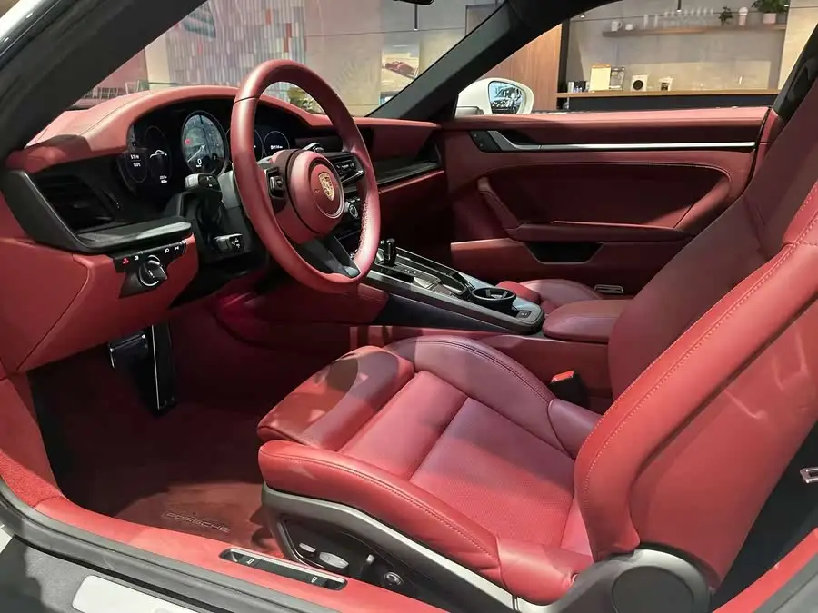 بورش 911 2023 كاريرا 3.0T